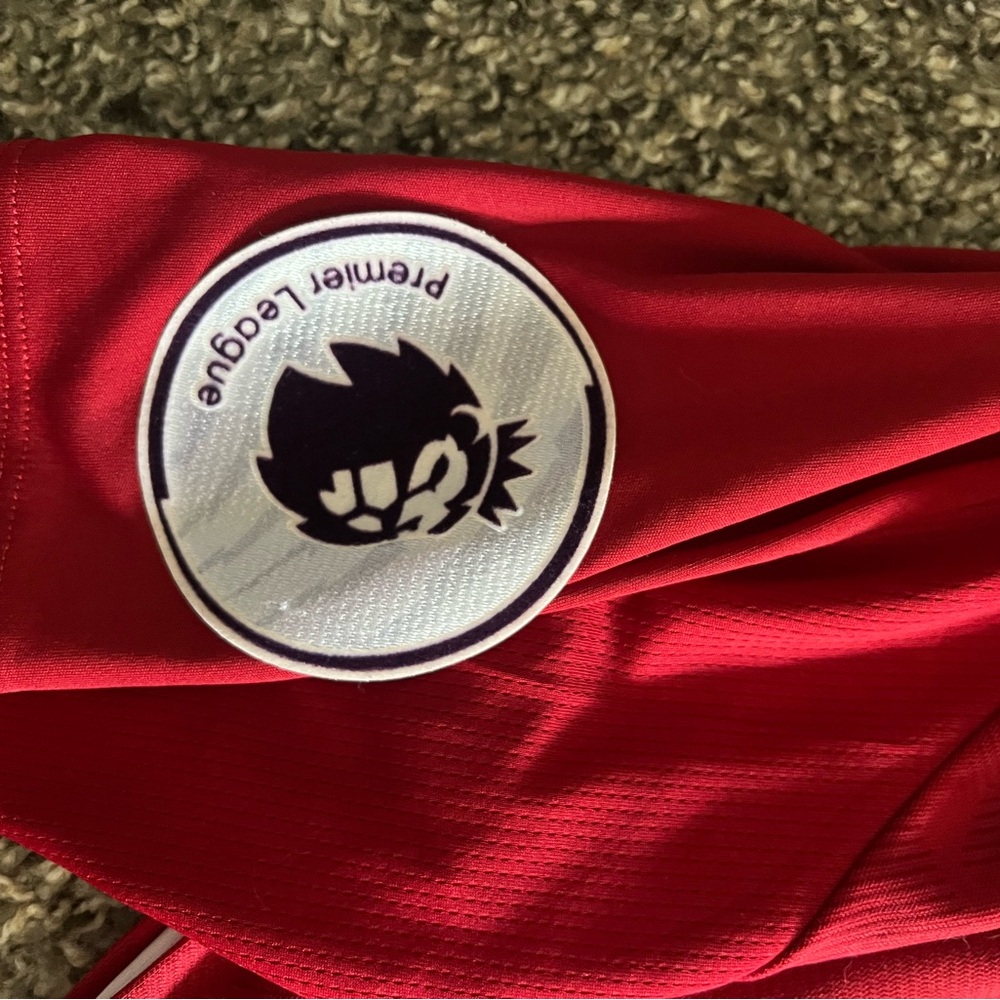 Liverpool Mo Salah Jersey - Picture 3 of 5